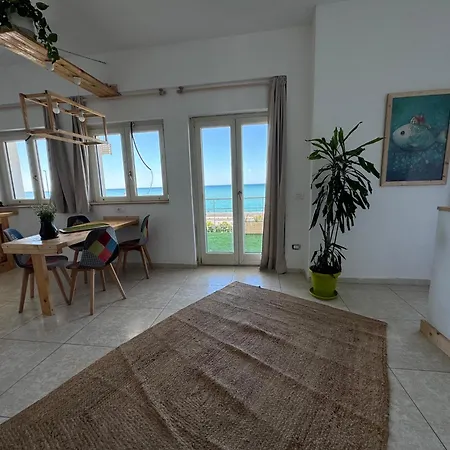 La Ventana Al Mar Bed & Breakfast 3*